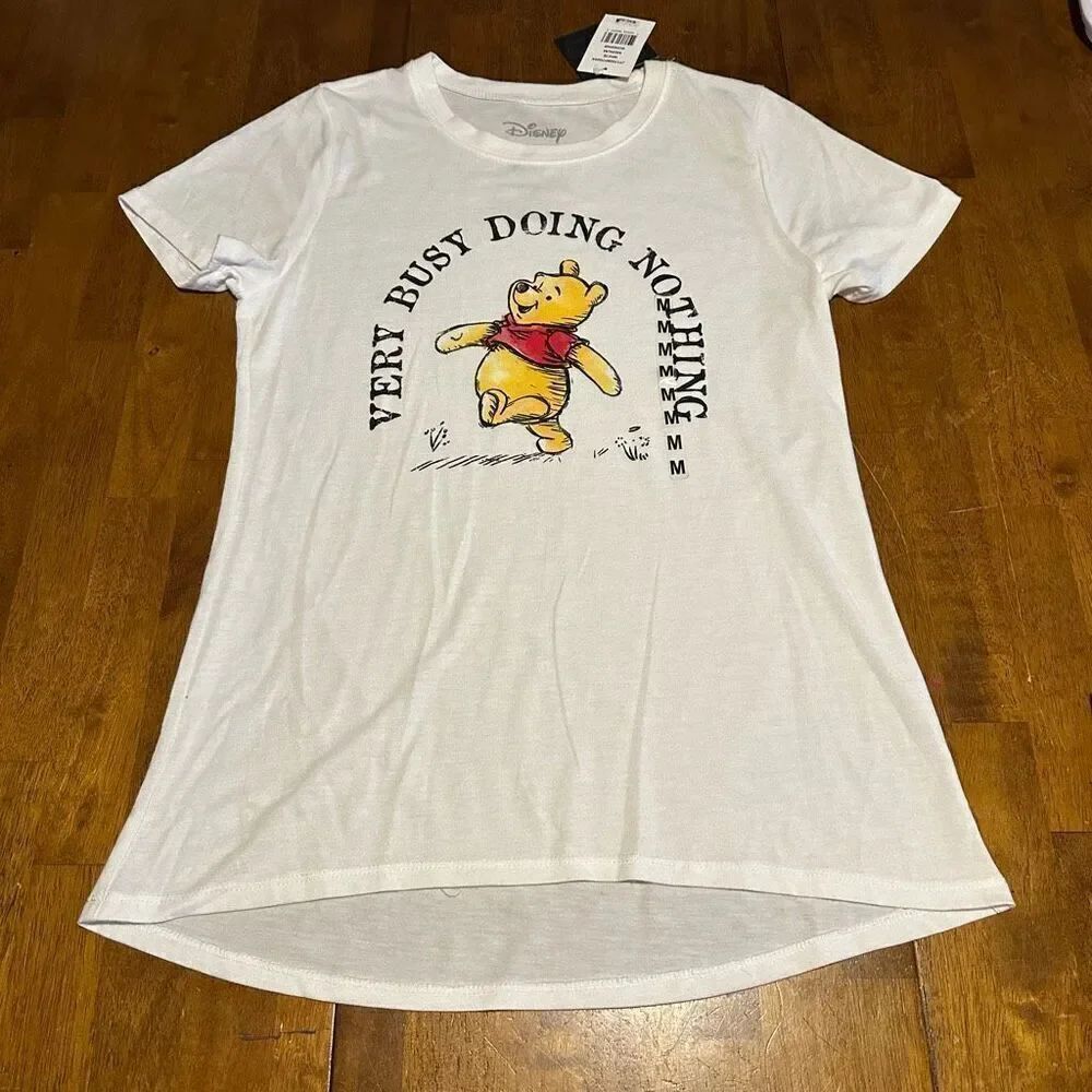 Disney Winnie the Pooh Women’s Graphic Print T Shirt New with tags Size M